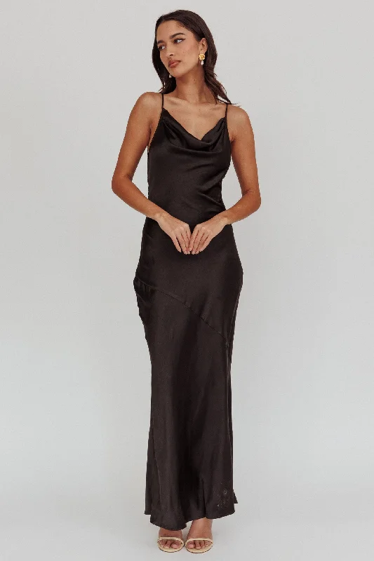 ladies-maxi-dress-heather-sweep-Noreen Cut-Out Back Maxi Dress Black