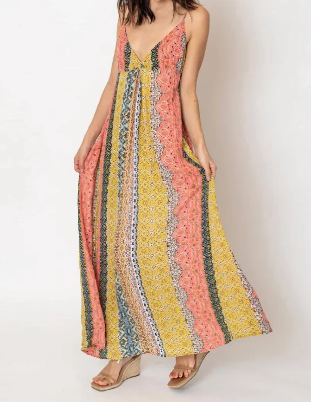 ladies-maxi-dress-floral-cascade-Sun Kissed Maxi Dress In Multicolor