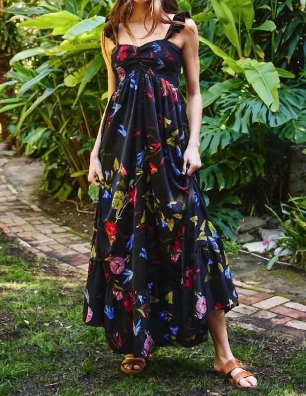 ladies-maxi-dress-petite-flow-Wrenley Floral Maxi Dress In Black Mutli