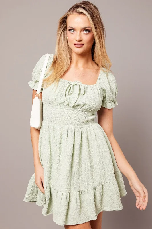 Women's flare dress graduation -Green Fit And Flare Dress Puff Sleeve Textured fabric